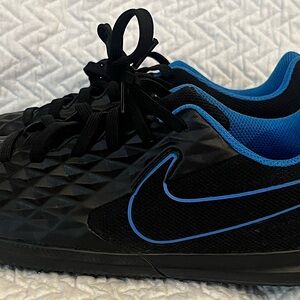 Nike Tiempo Legend 8 Club IC Soccer Shoes AT6110 090 Black & Blue Size 6.5